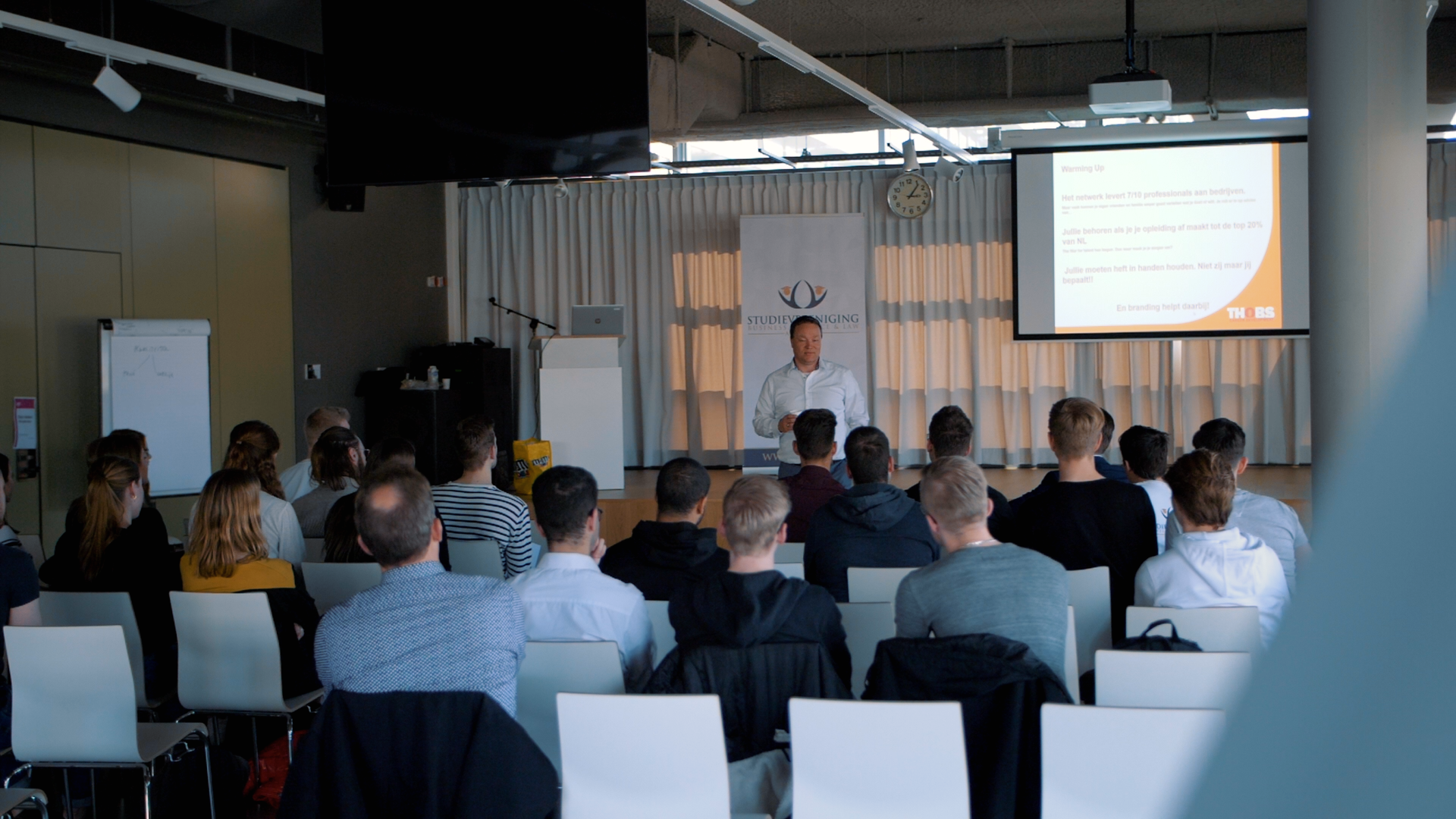 Peter geeft training | Dijk & Waard Uitzendbureau - contact